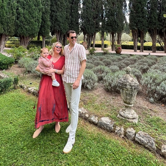 Ashley | Midwest-PNW-Chicago | Sustainable Fashion Lover - Picture 1 of 10